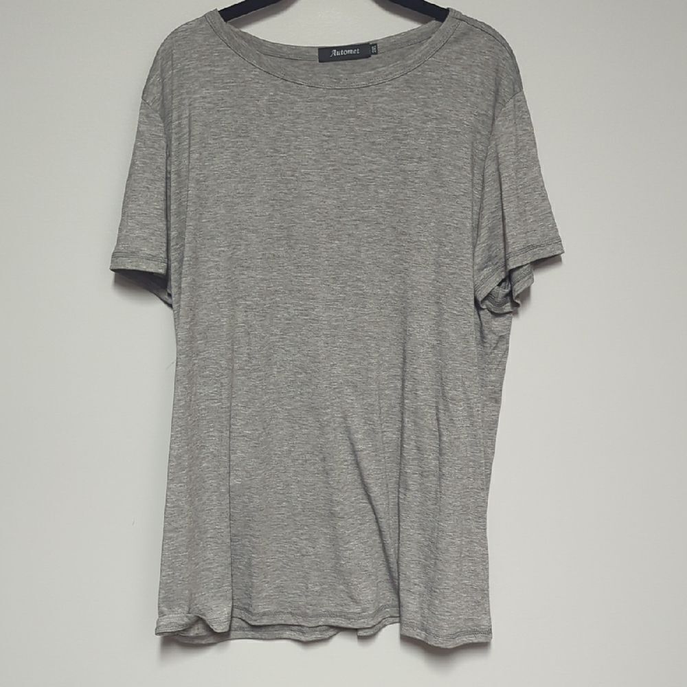 Gray Short Sleeve Tee with Relaxed Fit